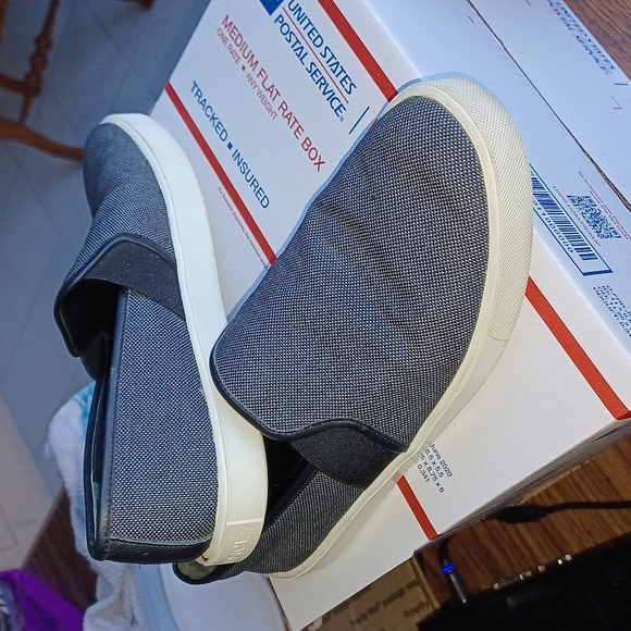 Vince Black Canvas Slip On Casual Sneakers - Picture 1 of 7